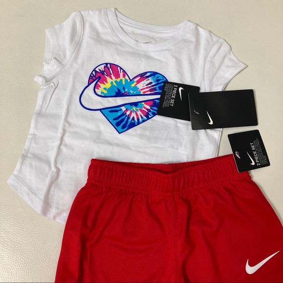 Nike cute white red heart shorts set - Picture 6 of 6
